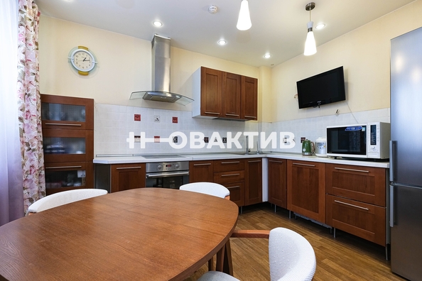 
   Продам 4-комнатную, 126.8 м², Бориса Богаткова ул, 65

. Фото 5.