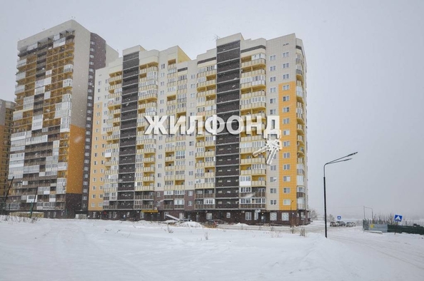 
   Продам студию, 30 м², Приморская ул, 24

. Фото 1.