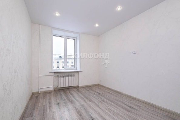 
   Продам 2-комнатную, 56.1 м², Сибиряков-Гвардейцев ул, 36

. Фото 2.