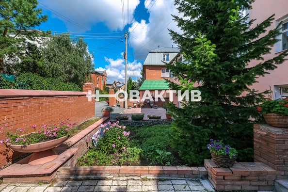 
   Продам таунхаус, 307.1 м², Новосибирск

. Фото 3.