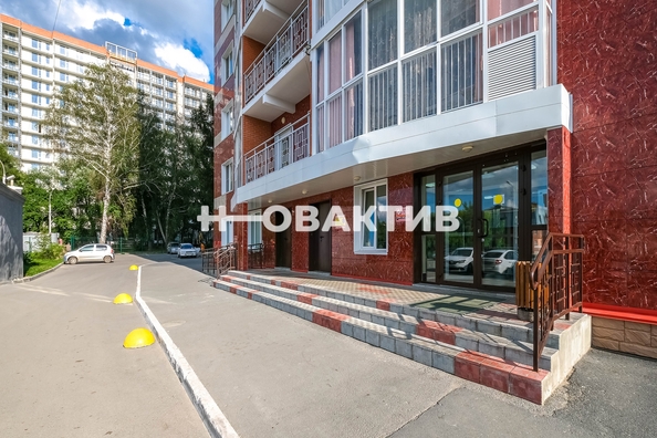 
   Продам 2-комнатную, 55.9 м², Коминтерна ул, 126

. Фото 24.