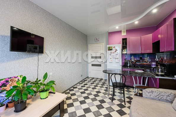 
   Продам 2-комнатную, 40.5 м², Приморская ул, 24

. Фото 4.