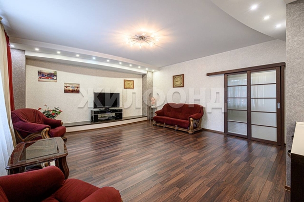 
   Продам 3-комнатную, 117.4 м², Щетинкина ул, 49

. Фото 8.