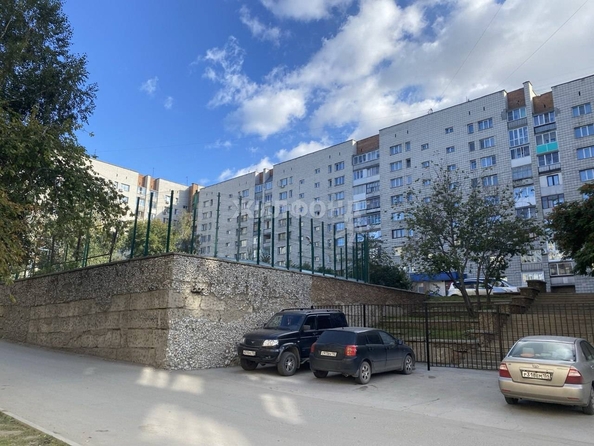 
   Продам 3-комнатную, 59.6 м², Пархоменко ул, 26

. Фото 23.