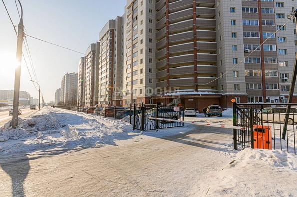 
   Продам 3-комнатную, 104.7 м², 2-й (4 мкр.) кв-л, 233

. Фото 17.