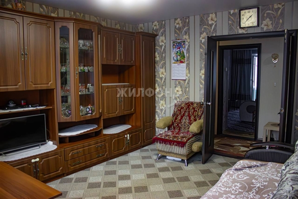 
   Продам 3-комнатную, 63.5 м², Выборная ул, 108

. Фото 2.