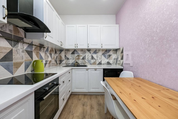 
   Продам 2-комнатную, 50.1 м², Аэропорт ул, 5

. Фото 1.