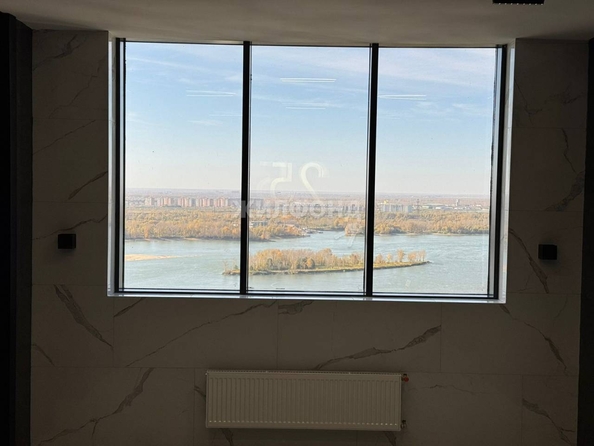 
   Продам 3-комнатную, 125 м², Сухарная ул, 105/1

. Фото 13.