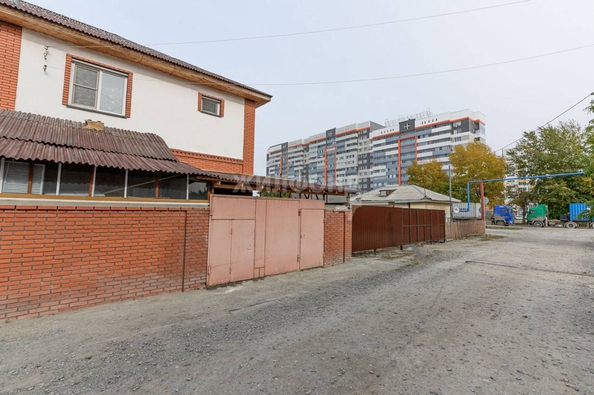 
   Продам дом, 180.5 м², Новосибирск

. Фото 2.