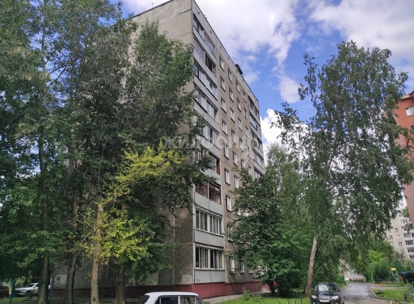 
   Продам 1-комнатную, 29.9 м², Бориса Богаткова ул, 214/1

. Фото 3.