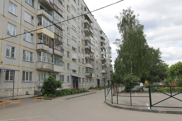 
   Продам 1-комнатную, 30.2 м², Петухова ул, 122

. Фото 2.