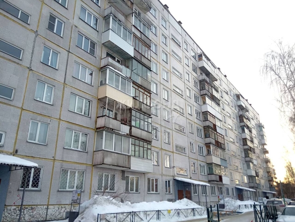 
   Продам 1-комнатную, 30.2 м², Петухова ул, 122

. Фото 2.