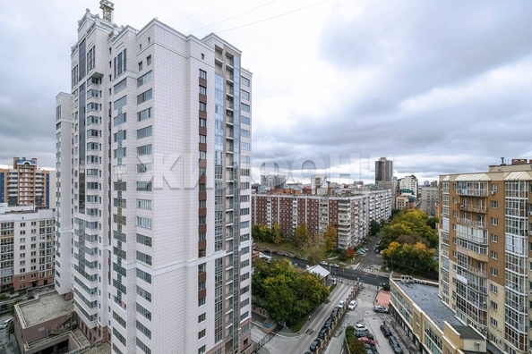 
   Продам 2-комнатную, 70.7 м², Семьи Шамшиных ул, 24/2

. Фото 23.