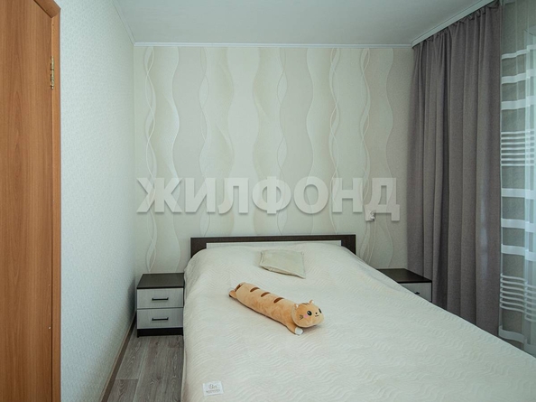 
   Продам 2-комнатную, 53 м², В. Высоцкого ул, 42/3

. Фото 16.