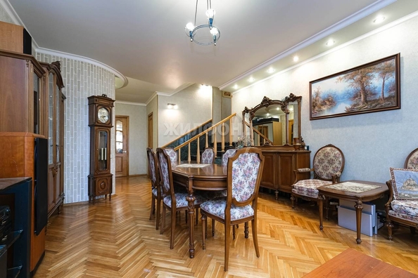 
   Продам 3-комнатную, 121.4 м², Державина ул, 11

. Фото 1.