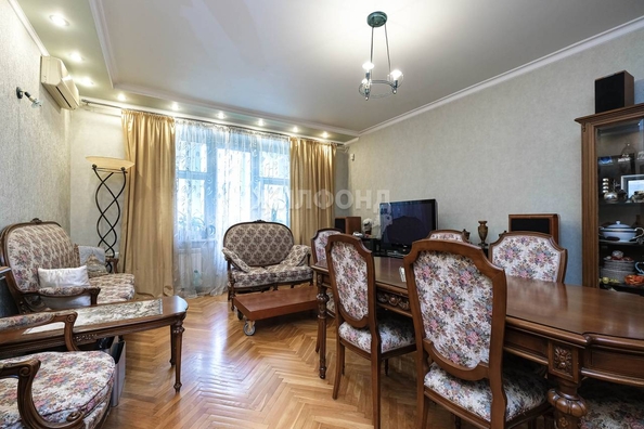 
   Продам 3-комнатную, 121.4 м², Державина ул, 11

. Фото 9.