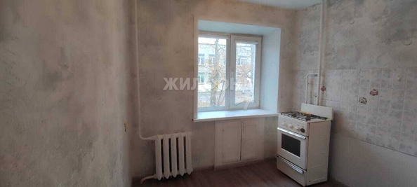 
   Продам 1-комнатную, 31.5 м², Макаренко ул, 27/2

. Фото 9.