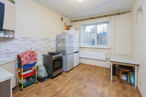 
   Продам 3-комнатную, 63.5 м², Лескова ул, 19

. Фото 3.