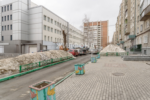 
   Продам 1-комнатную, 29.9 м², Челюскинцев ул, 18

. Фото 13.