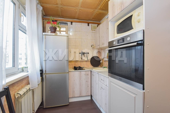 
   Продам 3-комнатную, 59 м², Кропоткина ул, 98

. Фото 1.