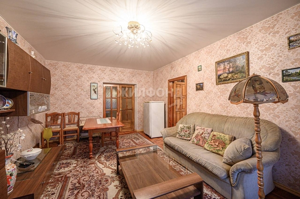 
   Продам 3-комнатную, 82.4 м², Революции ул, 28

. Фото 10.