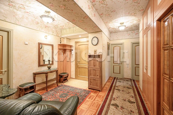 
   Продам 3-комнатную, 87.4 м², Революции ул, 28

. Фото 3.