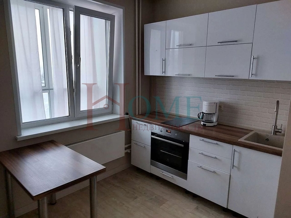 
  Сдам в аренду 1-комнатную квартиру, 38 м², Новосибирск

. Фото 1.