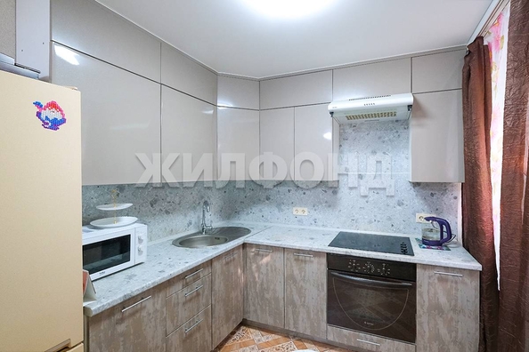
   Продам 1-комнатную, 40.3 м², Сибиряков-Гвардейцев ул, 55

. Фото 2.