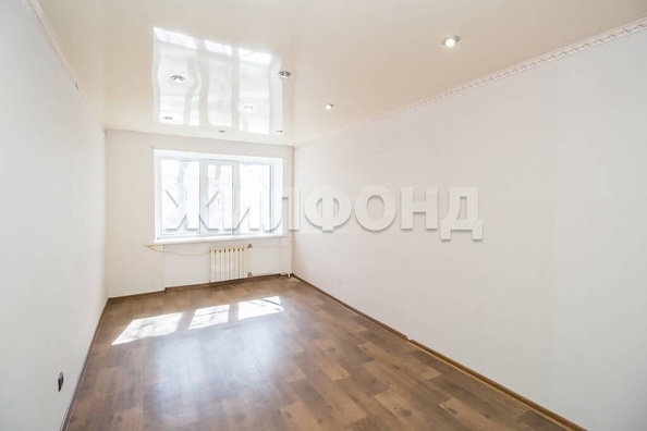 
   Продам 1-комнатную, 28.3 м², Сухарная ул, 68

. Фото 2.