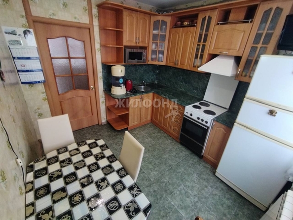 
   Продам 3-комнатную, 74.1 м², Лазурная ул, 2

. Фото 3.