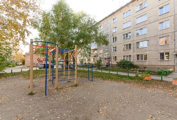 
   Продам 3-комнатную, 58 м², Военный городок ул, 118

. Фото 14.