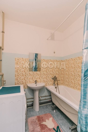 
   Продам 2-комнатную, 66.2 м², 2-й (4 мкр.) кв-л, 232

. Фото 10.