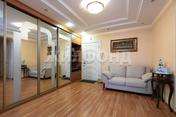 
   Продам 3-комнатную, 96.8 м², Кирова ул, 46

. Фото 13.