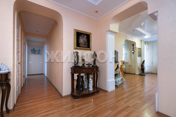 
   Продам 3-комнатную, 96.8 м², Кирова ул, 46

. Фото 14.