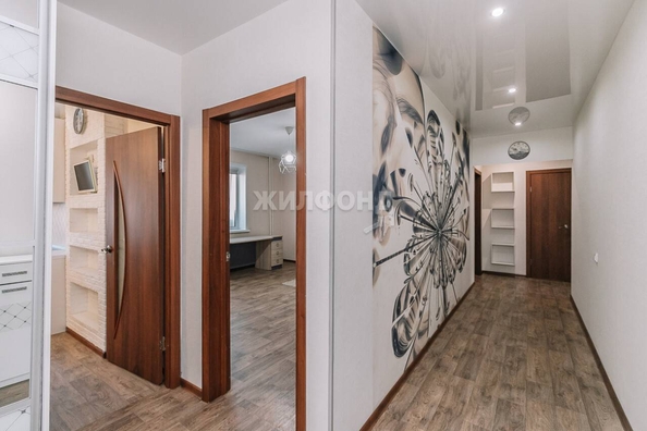 
   Продам 3-комнатную, 76.9 м², 2-й (4 мкр.) кв-л, 204/2

. Фото 2.