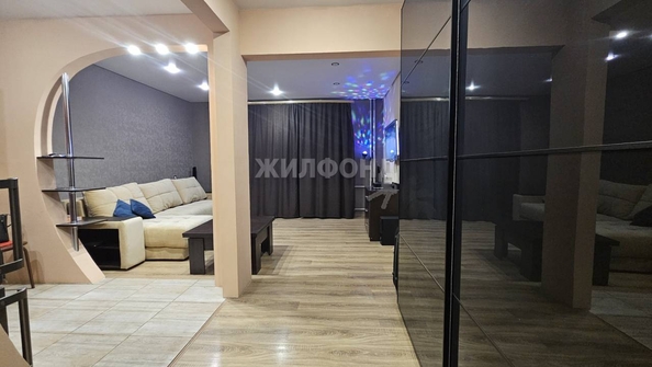 
   Продам студию, 33.58 м², Александра Чистякова ул, 2/2

. Фото 1.