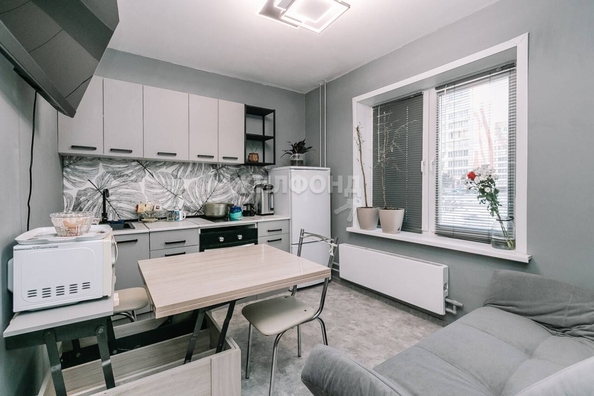 
   Продам 2-комнатную, 56.5 м², Петухова ул, 97

. Фото 1.