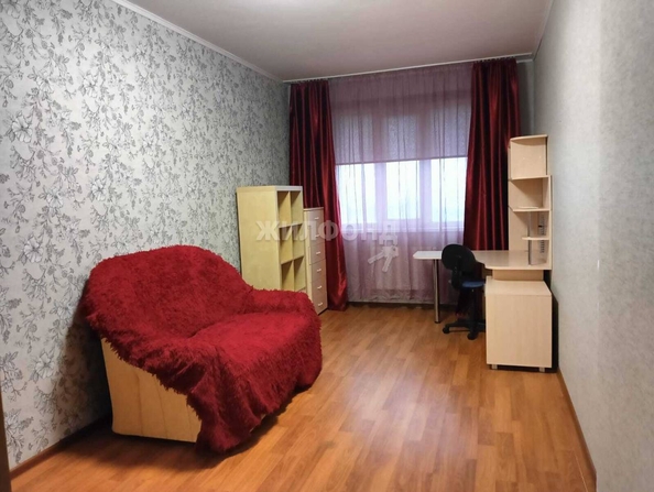 
   Продам 2-комнатную, 57 м², Сухарная ул, 76/3

. Фото 2.