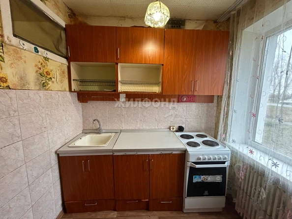 
   Продам 1-комнатную, 30.2 м², Есенина ул, 21

. Фото 2.