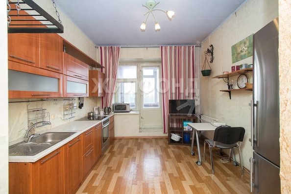 
   Продам 2-комнатную, 79.6 м², Ильича ул, 23

. Фото 5.