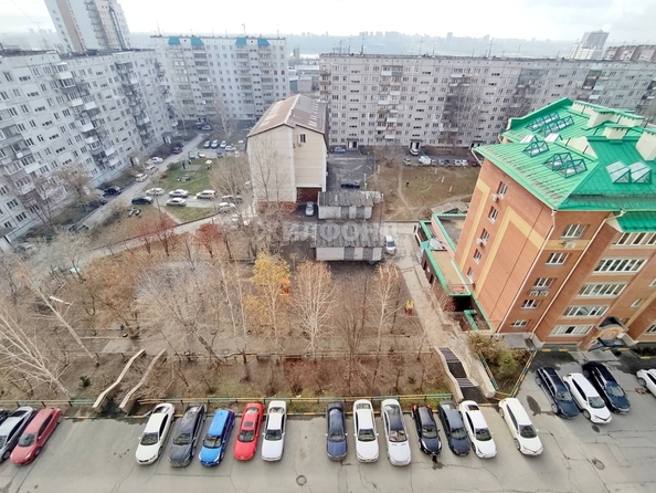 
   Продам 2-комнатную, 47.6 м², Кирова ул, 108

. Фото 10.