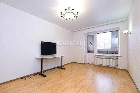 
   Продам 2-комнатную, 81.3 м², Дуси Ковальчук ул, 185/1

. Фото 12.