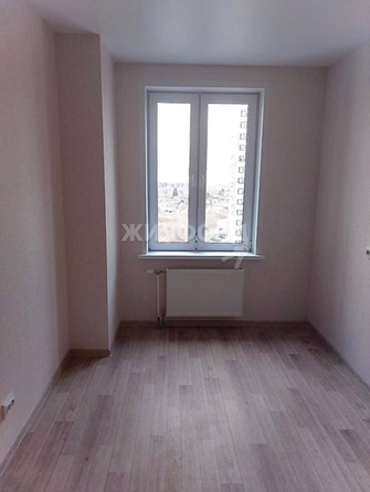 
   Продам 1-комнатную, 30.5 м², Бородина ул, 54

. Фото 1.