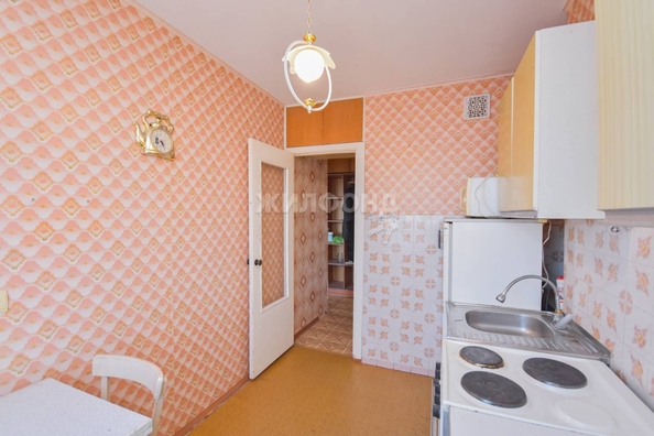 
   Продам 3-комнатную, 60.8 м², Кропоткина ул, 136

. Фото 14.