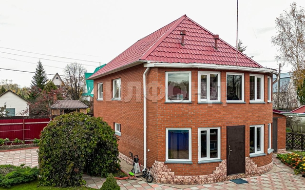 
   Продам дом, 153.2 м², Новосибирск

. Фото 2.