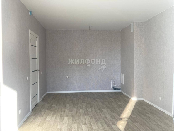 
   Продам студию, 29.6 м², Околица мкр, 6

. Фото 3.