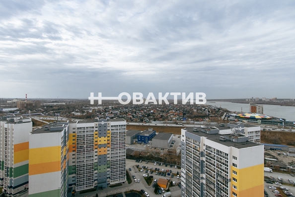 
   Продам 1-комнатную, 40 м², Ясный Берег ул, 8

. Фото 2.