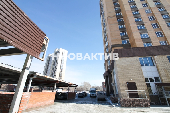 
   Продам 3-комнатную, 77.8 м², Молодежи б-р, 15

. Фото 28.