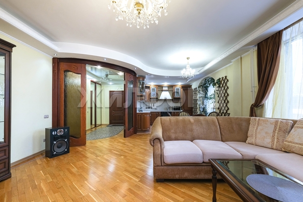 
   Продам 4-комнатную, 123.2 м², Зыряновская ул, 55

. Фото 1.