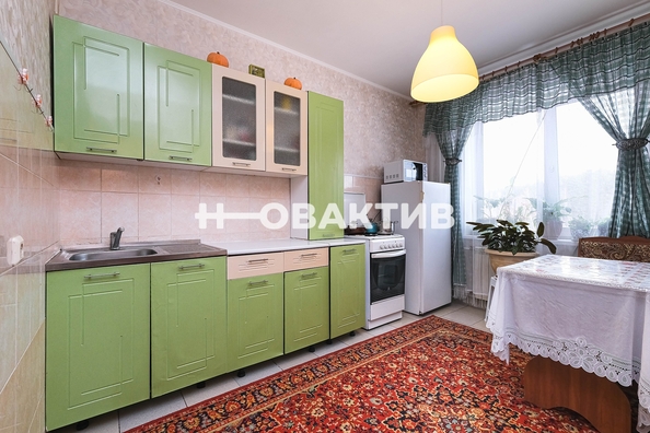 
   Продам 1-комнатную, 38 м², Ключ-Камышенское Плато ул, 20

. Фото 2.